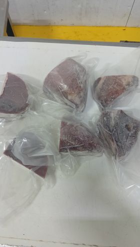 2-BEEF KNUCKLES MONDELLI SLICED CUT INTO 6